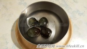夏季开胃菜:椒盐皮蛋